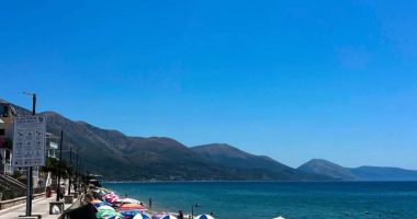 Zaptimet e paligjshme në Qeparo, Rama: Pas lirimit të hapësirave, çadra falas për të gjithë pushuesit