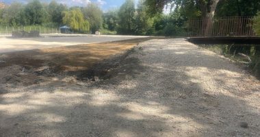 Ndërtoi pa leje në zonë të mbrojtur/ Pranga autorit në Pogradec, u konfliktua fizikisht me kryeplakun e Tushemishtit