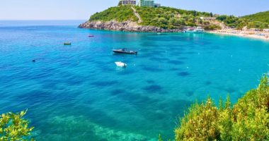 Media italiane: Të gjithë “të çmendur” pas Shqipërisë, mes detit dhe gjelbërimit të maleve