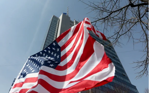 Ngërçi politik/ Ambasada Amerikane: Liderët e Kosovës të gjejnë zgjidhje kushtetuese në javët e ardhshme