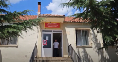 “Pastrohen” bashkitë/ Nga veriu në jug largohen nga detyra dhjetëra drejtues, reforma s’e prek Pustecin