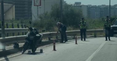 Aksident në Lezhë, drejtuesi i motoçikletës përplaset me barrierat anësore të rrugës