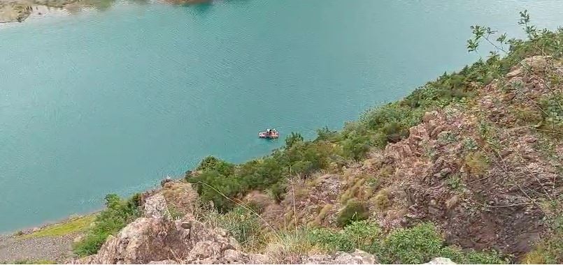 DETAJE/ U gjet i vdekur në liqenin e Shkopetit, dyshohet se 21-vjeçari është mbytur me litar