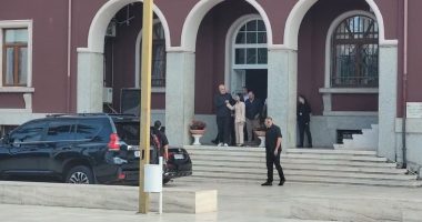 Ikin edhe drejtuesit e Durrësit/ Kryeministri kërkon nga deputetët të dëgjojnë ankesat e qytetarëve