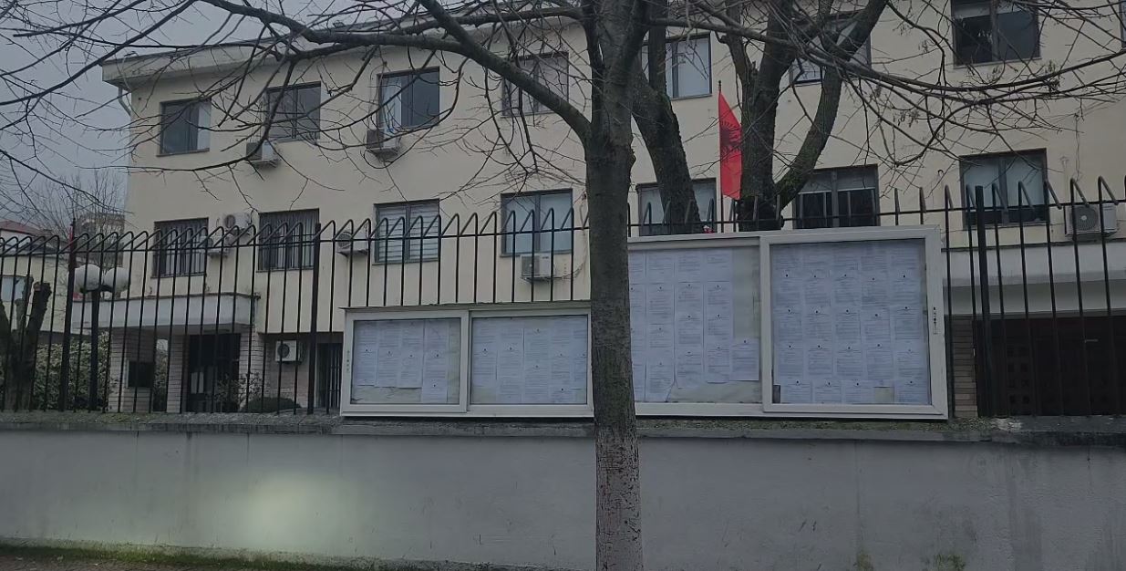 U përplas me “Range Rover-in”, ku ndërroi jetë një fëmijë/ Gjykata e Gjirokastrës lë në burg ukrainasin