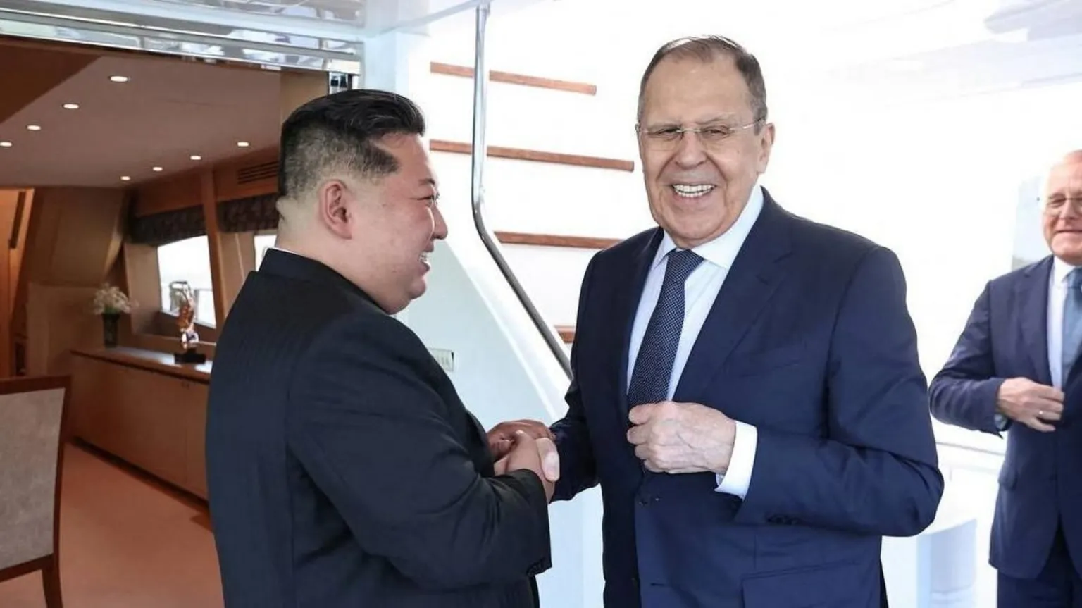 Kim Jong-un rikonfirmon mbështetjen e plotë për Rusinë në luftën në Ukrainë