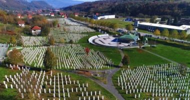 Kujtohet masakra e Srebrenicës/ “Marshi i paqes” në 30-vjetorine gjenocidit serb në Bosnje