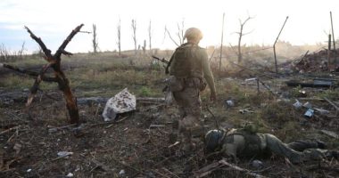 Rusia dhe Ukraina shkëmbejnë më shumë trupa të ushtarëve të vrarë