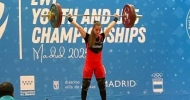 Enkileda Carja, kampione Europe/ Peshëngritësja merr medalje ari dhe thyen 3 rekorde kontinentale