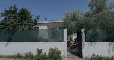 “E vrava se nuk më jepte para”, fqinjët përgënjeshtrojnë 26-vjeçaren: I ndjeri nuk dinte shkrim e lexim, paratë…