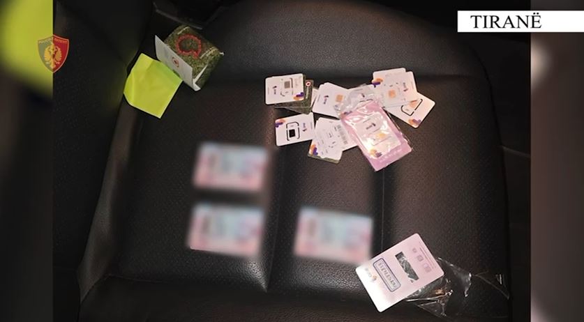 Falsifikonte karta identiteti dhe me ato aplikonte për kredi, kapet dhe vihet në pranga 21-vjeçari