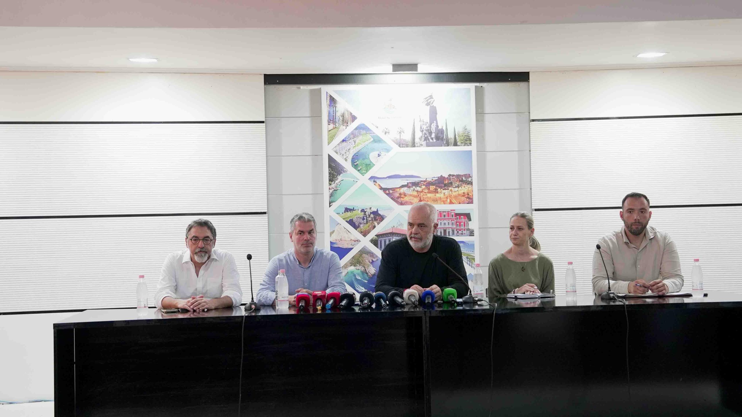 “Ky është vetëm hapi i parë”, Rama: Bashkia e Vlorës do të jetë për qytetarët, do kthehet në ‘institucionin e pagjumësisë’