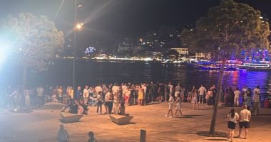 Aksioni në Sarandë/ Një prej pasagjerëve hidhet në det për t’i ikur Policisë, sekuestrohet një armë zjarri