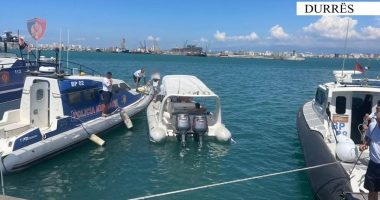 Gomonia rrezikoi të fundosej nga moti i keq, shpëtohen 5 persona në Durrës