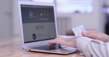 Shqiptarët do vetëdeklarojnë adresën/ Procedura, online në e-Albania. Është detyrim ligjor