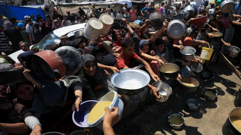 Vdekjet nga kequshqyerja në Gaza në rritje/ Britania njofton dërgimin e ndihmave nga ajri