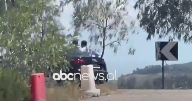 Tym në landfillin e mbetjeve/ Situata e zjarrit, ministri Vengu mbërrin në landfillin e Elbasanit