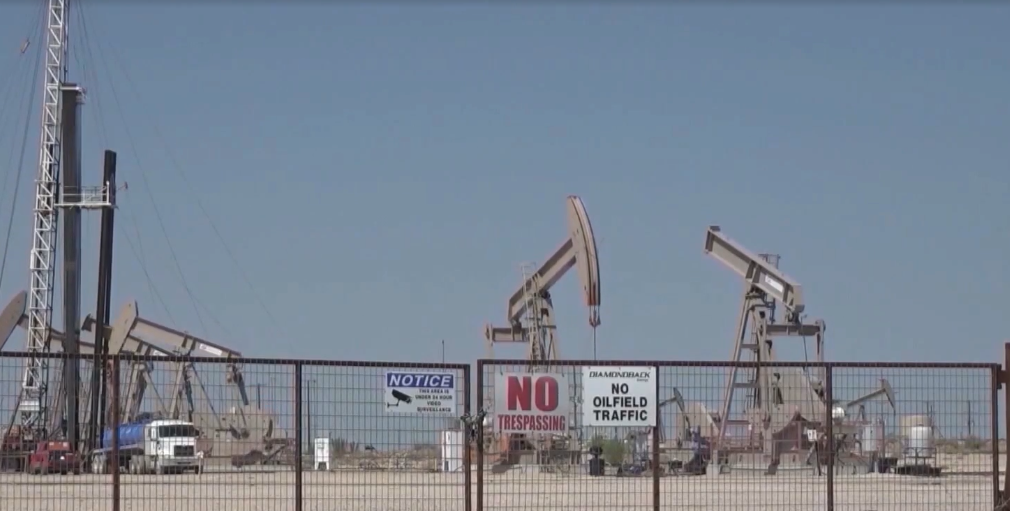 Rritet çmimi i naftës/ Arrin në 69 dollarë për fuçi, shtyhet nga marrëveshja SHBA-BE