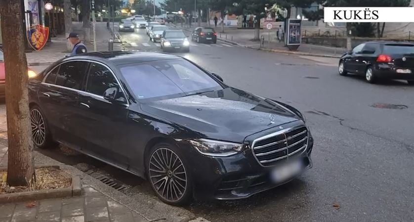 Parkuan në mënyrë të parregullt dhe nuk iu bindën policisë/ Kukës, procedohen 2 shtetas