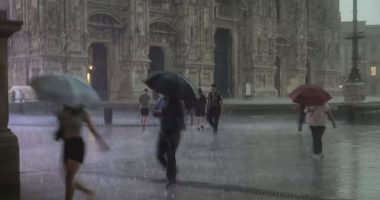 Itali/ Reshje të dendura dhe stuhi në Milano, raportohet për një viktimë dhe dy të plagosur