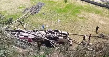 Tragjedi në Peru/ Autobusi përfundon në përrua, 15 të vdekur