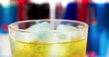 Vodka në pijen energjitike/ Alarm në SHBA, kompania tërheq pijen nga tregu