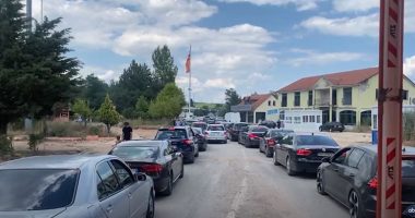 Radhë të gjata pritjeje në doganë/ Fluks udhëtarësh në kufirin me Greqinë e Maqedoninë e Veriut