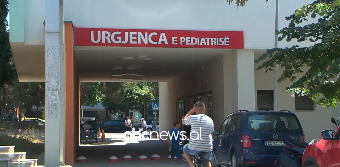 Pediatria, 200 fëmijë çdo ditë/ Temperaturat e larta sjellin probleme tek të vegjlit