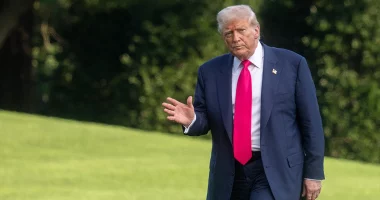 “Lufta tregtare”, Trump pezullon përkohësisht tarifat ndaj Meksikës