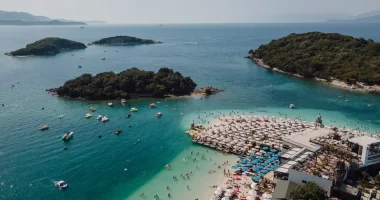 ”New York Times”: Shqipëria vendi që të mahnit me bukuritë natyrore dhe mikpritjen