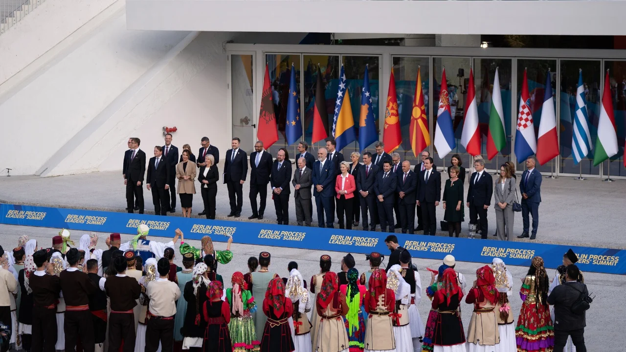 “Berlini” mblidhet në Londër/ Samiti i rradhës i “procesit të Berlinit” mbahet në 22 tetor