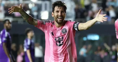 Messi me një tjetër mrekulli/ Magjistari shënon dy gola, Inter arrin finalen e Kupës