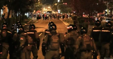 Dhuna gjatë protestave në Serbi, si po reagon BE-ja?