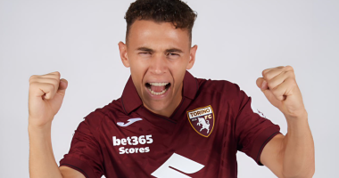 Torino “zbulon” Asllanin: Shumë i kënaqur që erdha, do të shihemi në stadium