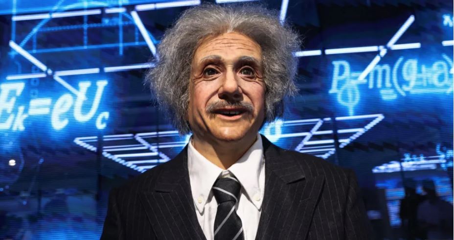 Kina “ringjall” Ajnshtajnin/ Hapet në Pekin dyqani i parë me robotë humanoidë