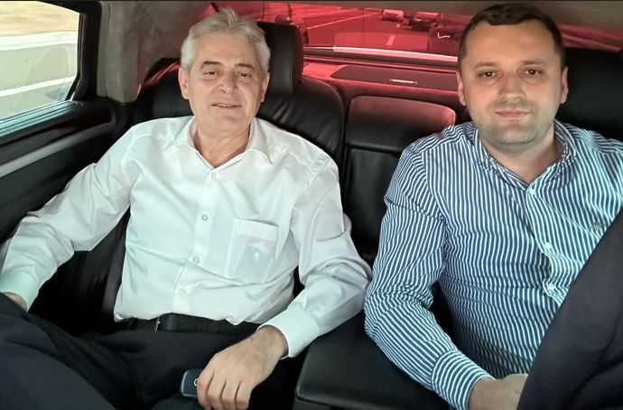 “Liria nuk gjykohet, liria mbrohet”, protesta kundër Speciales, Ali Ahmeti drejt Prishtinës