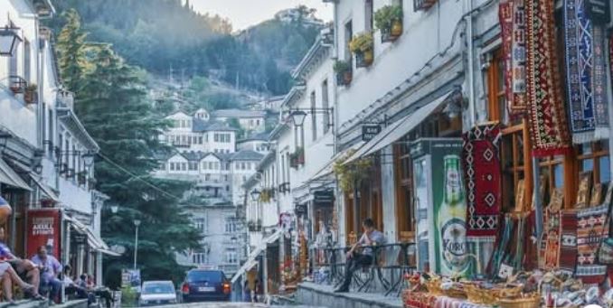 RTL Radio promovon Shqipërinë si ‘xhevahirin e Ballkanit’, Rama: Një udhëtim që të mbetet në zemër