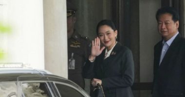 Shkarkohet kryeministrja tajlandeze pas telefonatës me liderin Kamboxhias