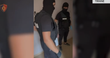 Zbulohet baza e drogës/ Tiranë, përshtati banesën, pranga 61 vjeçarit