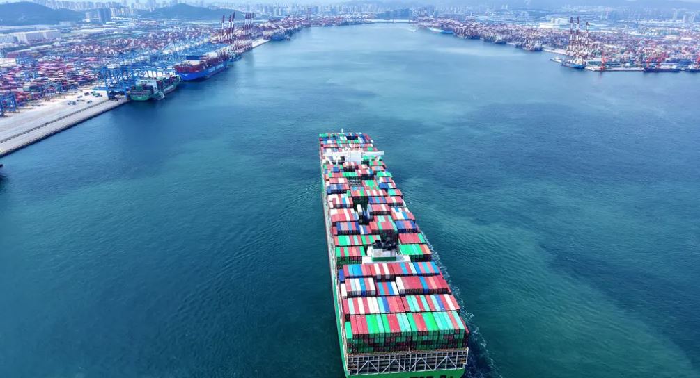 Kina sfidon tarifat e Trump/ Eksportet rriten ndjeshëm mes zhvendosjes drejt tregjeve të reja