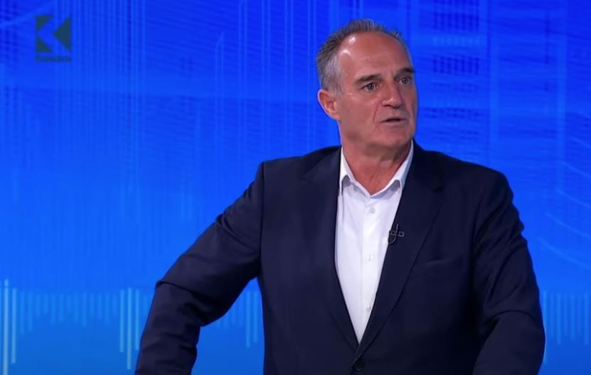 Veteranët protestojnë në Prishtinë kundër Gjykatës Speciale, Hasani: Beteja me drejtësinë do të fitohet