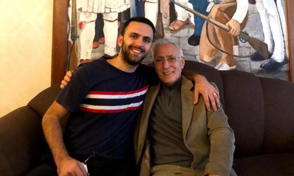 Djali i Jakup Krasniqit bën thirrje për protestë: Nuk është për individë, por për luftën e UÇK-së