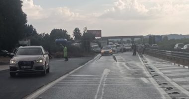 Aksident në aksin Lushnje-Fier/ Autoboti përplas disa mjete, plagosen dy persona