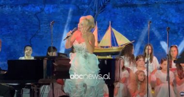 “Meloditë e Mesdheut” magjepsin Durrësin/ Inva Mula koncert për herë të parë amfiteatrin antik