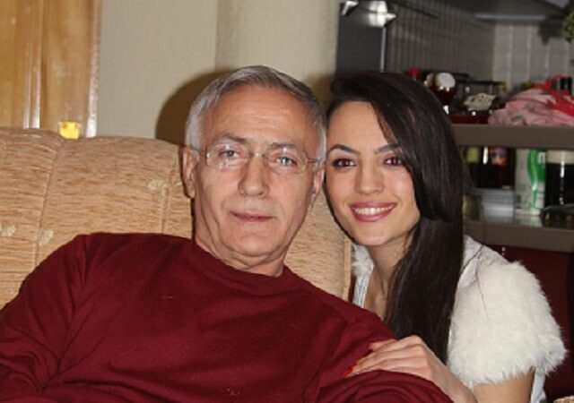 Vajza e Jakup Krasniqit: Heshtja e atyre që dikur ëndërruan lirinë me pranga në duar, është e pafalshme