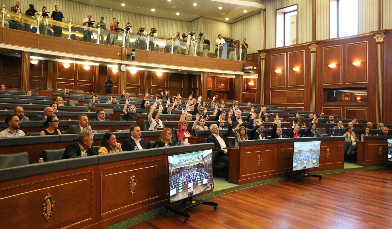 Zgjidhet ngërçi politik në Kosovë/ Dimal Basha kryetar i Kuvendit, propozimi i VetëVendosjes mori 73 vota