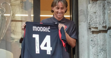 Modriç zgjon “djallin”/ Mesfushori prezantohet zyrtarisht, entuziazëm i madh te tifozët