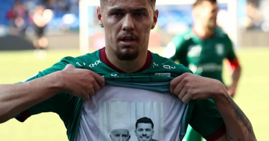 Daku vjen në kombëtare me gola/ Sulmuesi kuqezi realizoi dy herë në barazimin 2-2 në Rusi