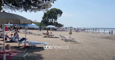 Plazhi i Kunës, destinacioni i verës/ Pastërtia dhe çmimet e ulëta tërheqin turistët