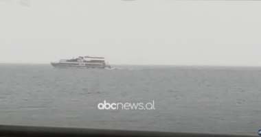 Stuhi edhe në Maqedoninë e Veriut/ Trageti me turistë detyrohet të kalojë në ujërat shqiptarë